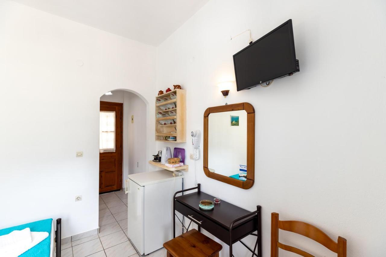 Peris Rooms Kamares  Exterior photo